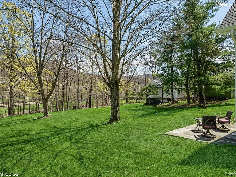 1392 Kings Hwy — Photo 30