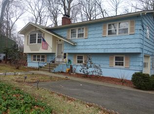 18 Richard Rd, Gales Ferry, CT 06335