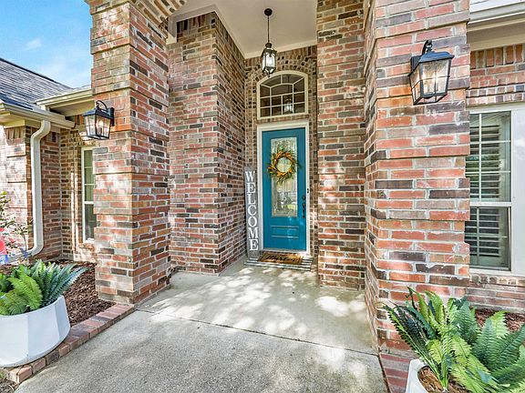 3rd image of 1922 Old Oak Dr