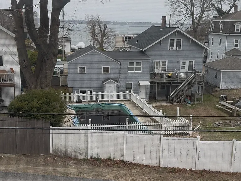 21 Plymouth St — Photo 17