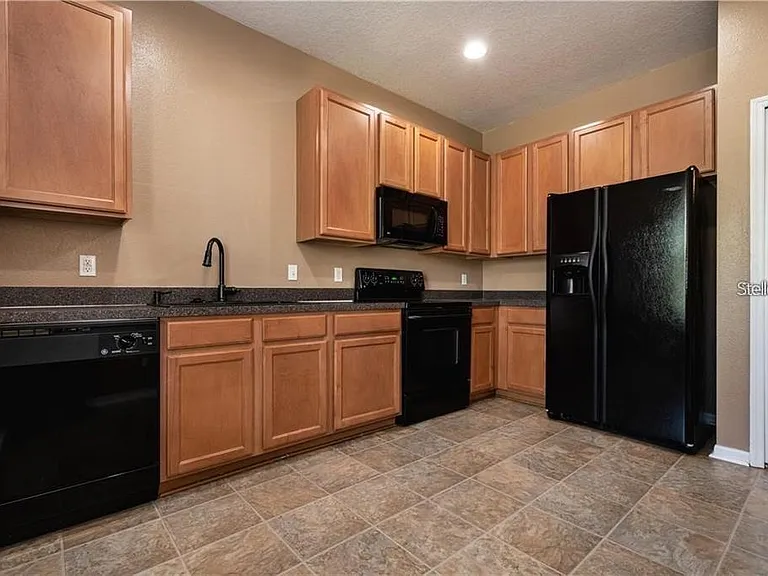 14252 Mailer Blvd — Photo 17