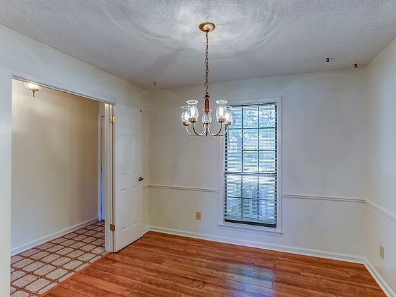 4th image of 7852 Tumbling Creek Dr