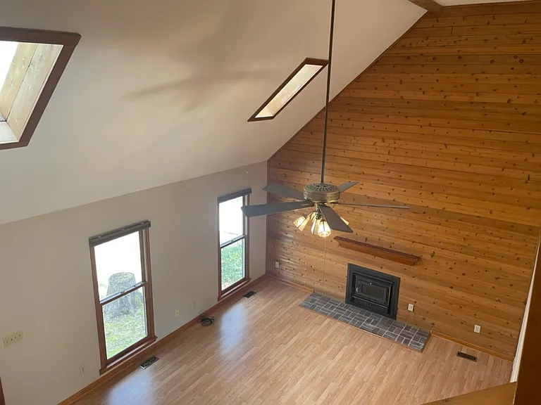 10450 Woodruff Rd — Photo 4