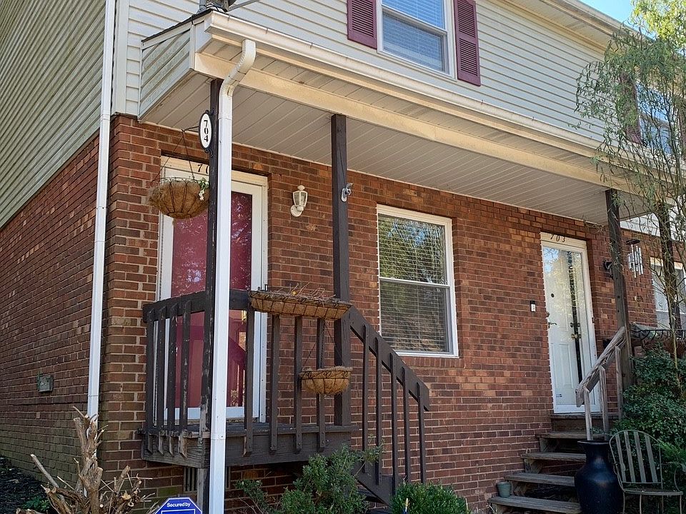 704 Hamlet Way Front View A