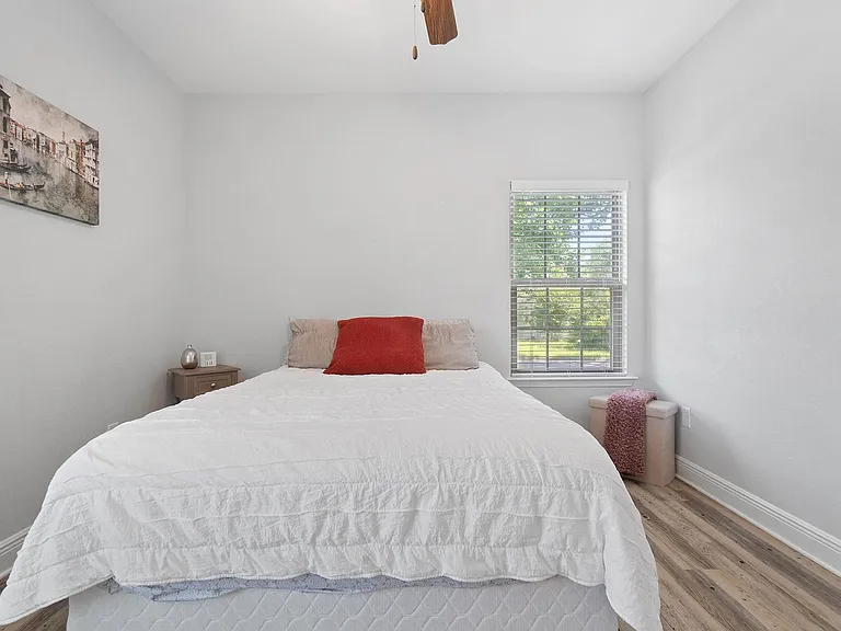 422 N North St #A — Photo 9
