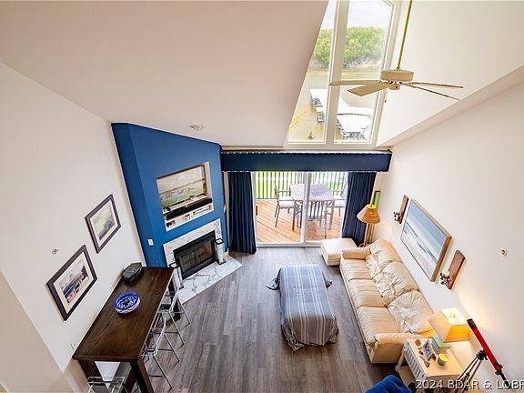 2nd image of 521 Park Place Dr #4A