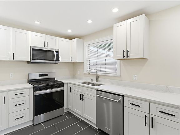 5th image of 7468 E Parr St