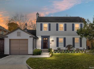 358 Mary St, Grosse Pointe Farms, MI 48236