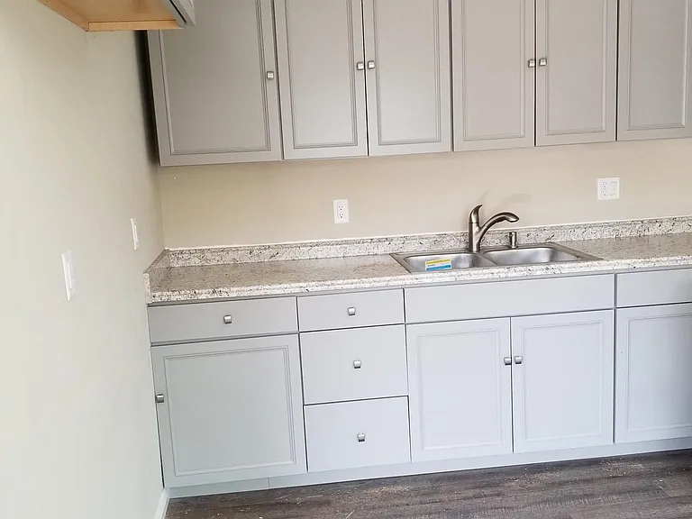 327 Dr Martin Luther King Jr Blvd #B — Photo 2