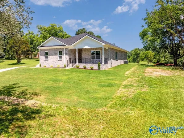 769 Billy D Harbin Rd, New Market, AL 35761