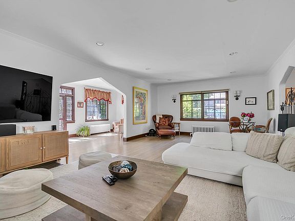 4th image of 68 Beverly Road