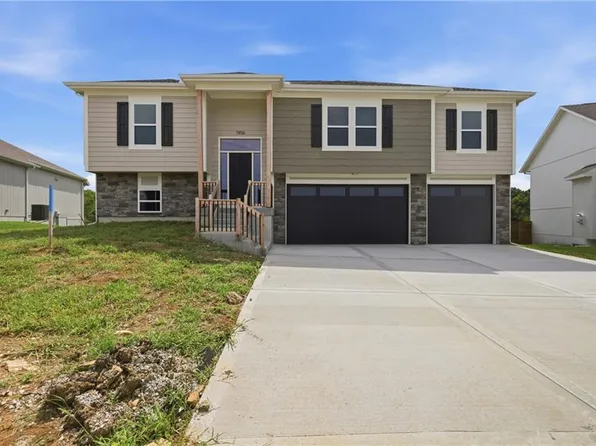 1906 Owen Dr, Pleasant Hill, MO 64080