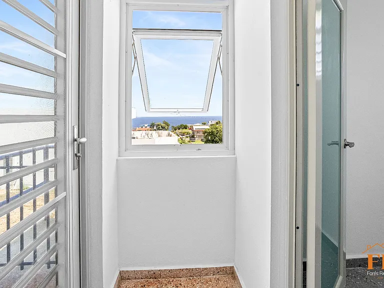 4884 Bo Terranova — Photo 41