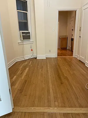 Sold by Manhattan Flats | media 13