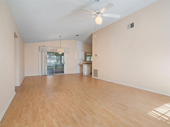 3rd image of 1333 SW Gastador Ave
