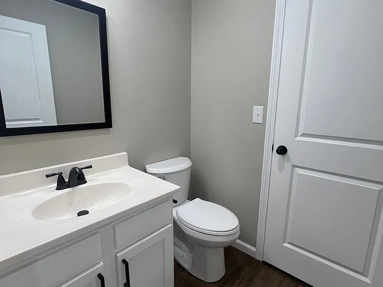Guest/Master Bath