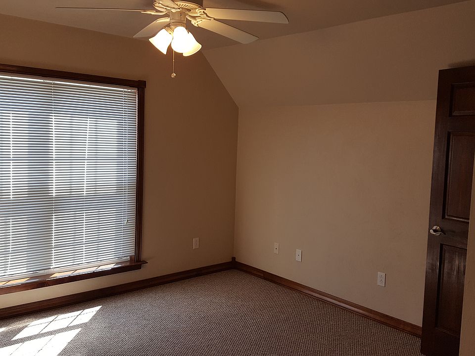 1st image of 921 N Appleton St #1/2