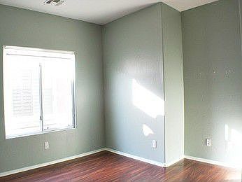 4th image of 3023 E Hobart St