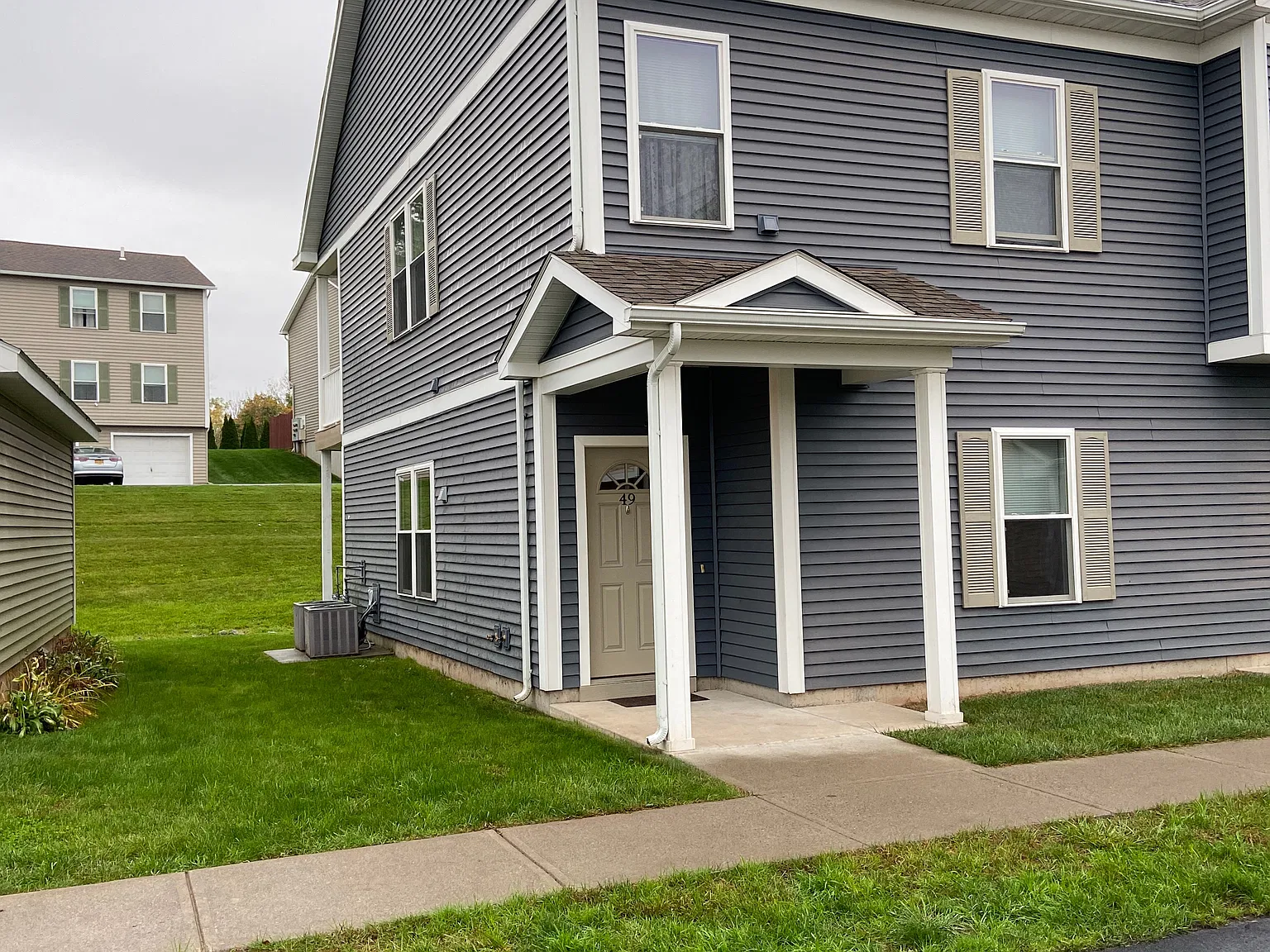 3 bed, 1.5 bath, 1600 sqft, $1,895 — Photo 1
