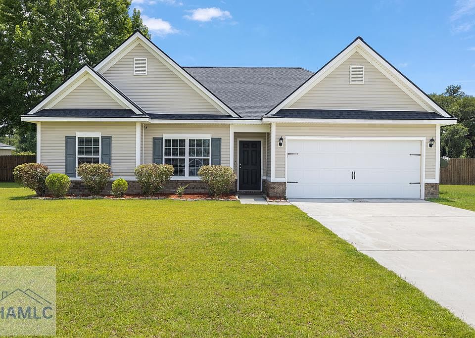 1st image of 137 NE Highland Pony Way