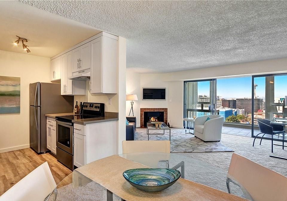 1st image of 400 Melrose Ave E APT 303