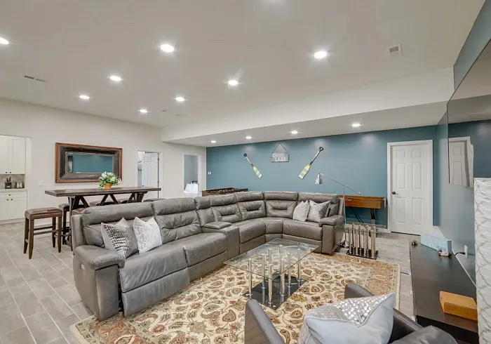 4 bed, 2000 sqft, $2,500 — Photo 1