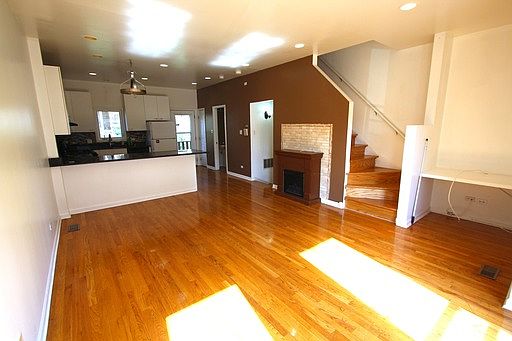 1st image of 4627 N Winthrop Ave