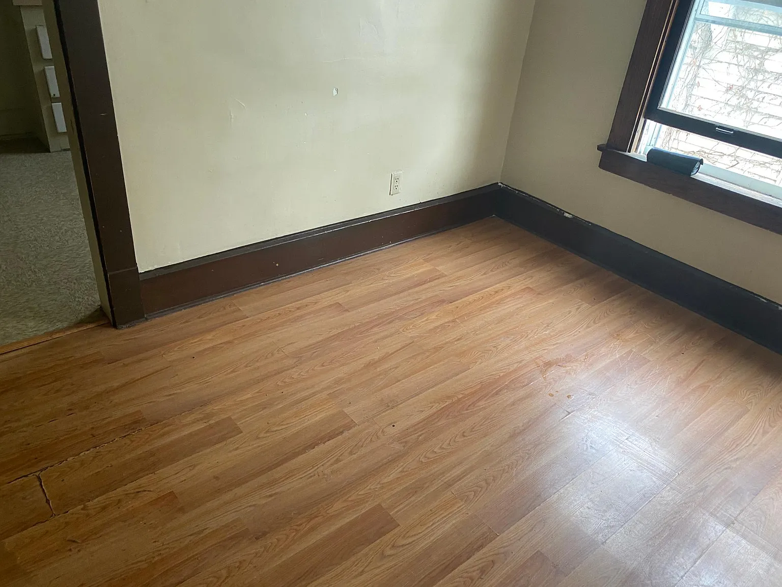 3 bed, 1200 sqft, $700 — Photo 2