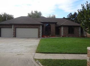 1254 W Vancouver Dr, Springfield, MO 65803