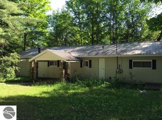 1300 E Washington Rd, Farwell, MI 48622