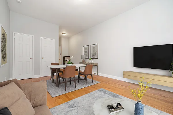 Rented by REAL New York | media 2