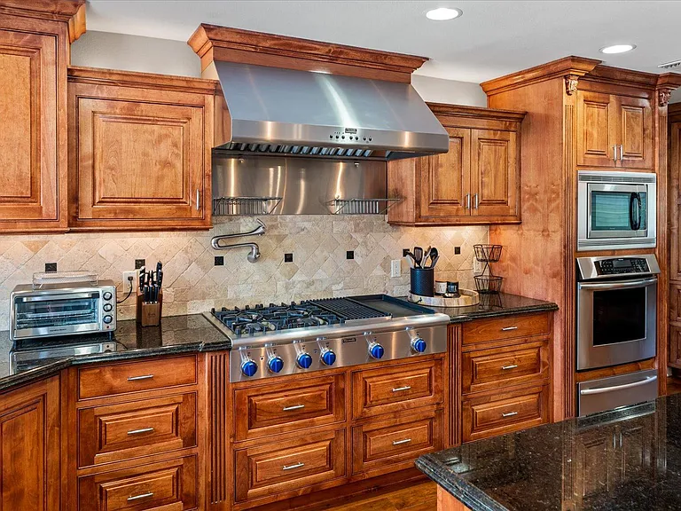 23621 Dunsmore Ln — Photo 36