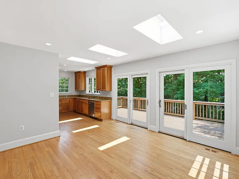 2812 Northampton St NW — Photo 3