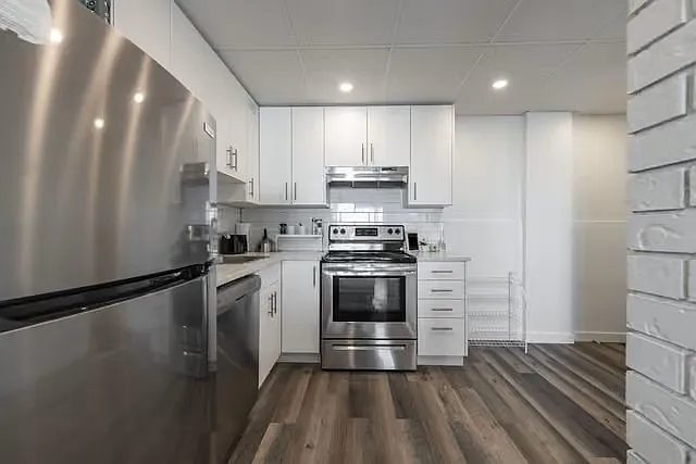 Oak Tower Apartments — Photo 1
