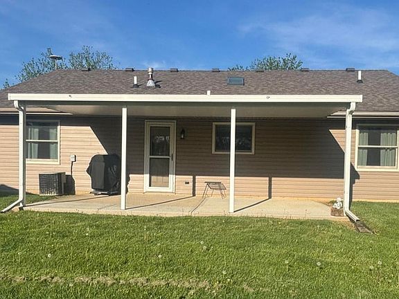 5th image of 2865 Dawn Ln