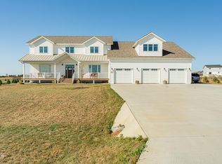 8000 Star Ln, Bismarck, ND 58503