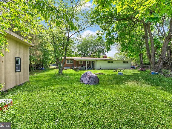2nd image of 3204 Ayers Dr