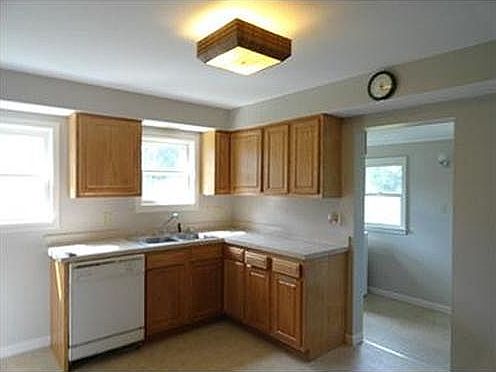 2nd image of 8820 Fremont Pike