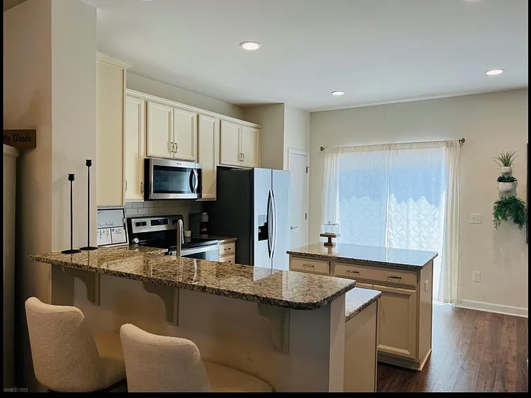 315 John Adams Dr NW — Photo 7