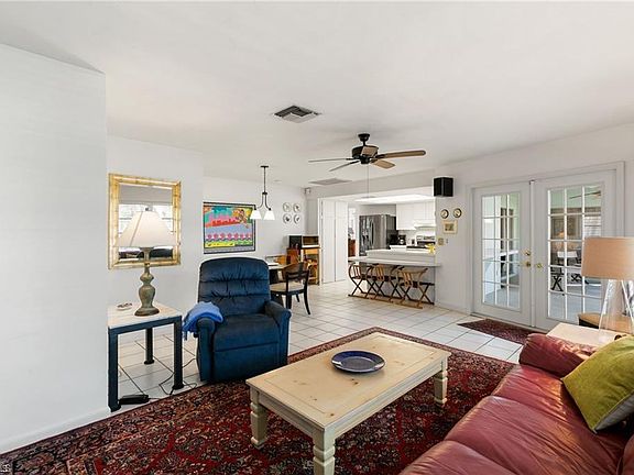 5th image of 751 Orchid Ct