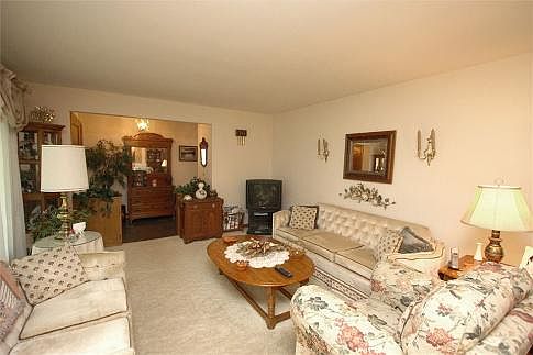 5th image of 1200 Westwood Dr