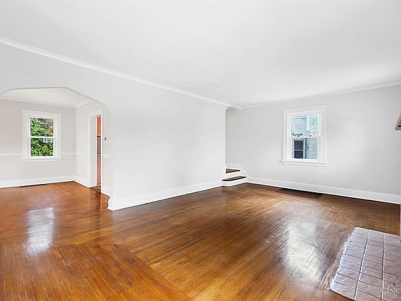4th image of 5850 Wyatt Ave