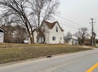 661 E Main St, Edmore, MI 48829