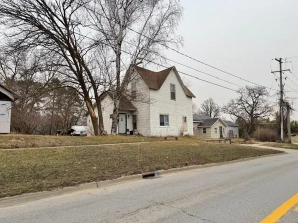 661 E Main St, Edmore, MI 48829