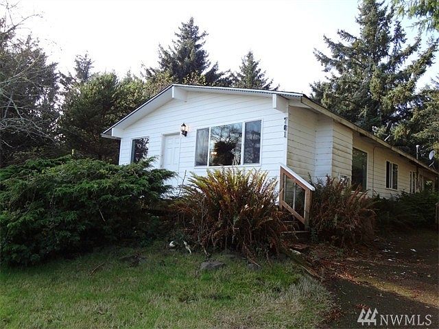 1st image of 761 Duck Lake Dr NE