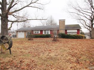 286 E Springfield Ave, Gerald, MO 63037