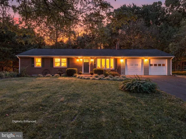 13860 Edgewood Dr, Waynesboro, PA 17268