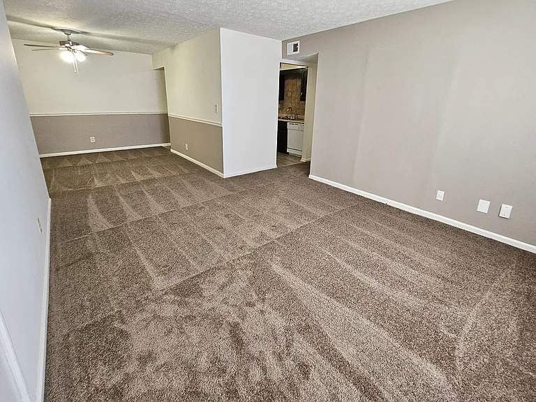 Derby Run Apartments — Photo 36