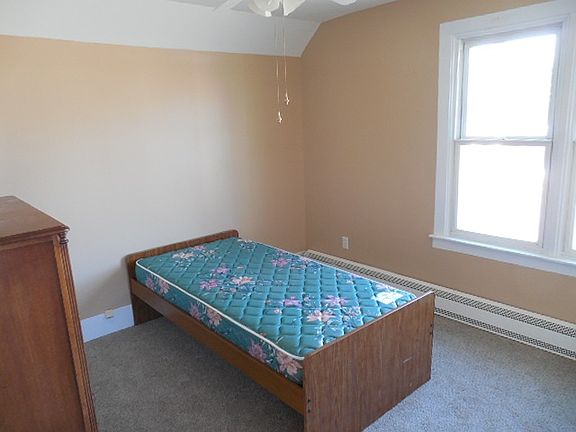 3rd image of 409 S Steel St
