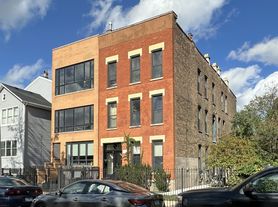 1322 W Ohio St